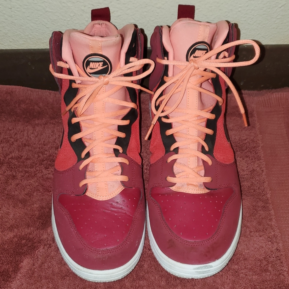 Nike Dunk High Free. Noble Red Colorway